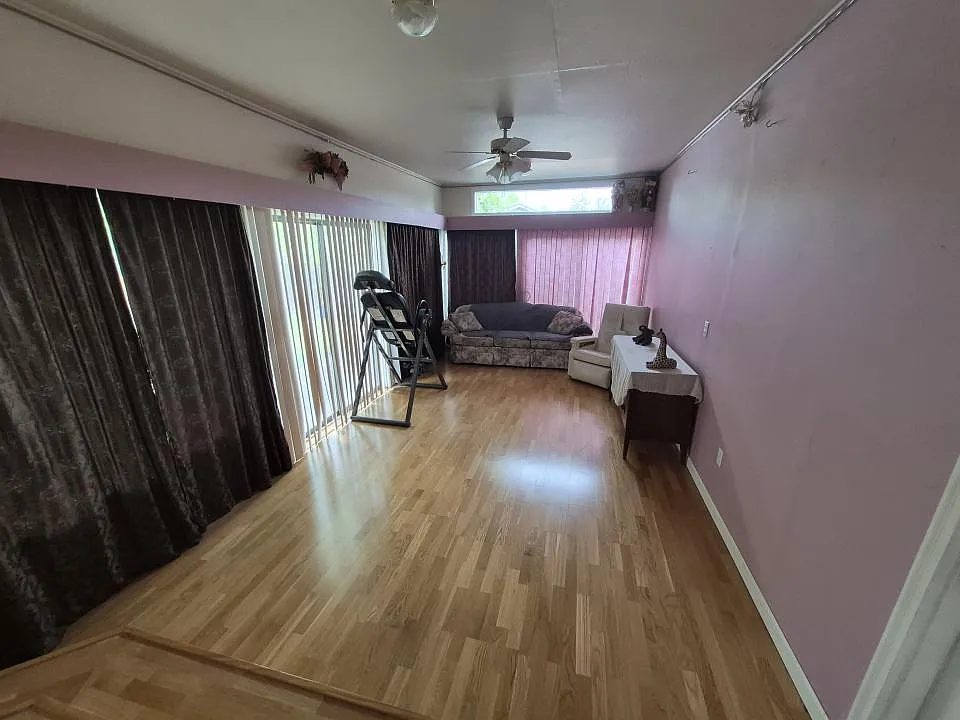 3 bed, 1.5 bath, 2100 sqft, $2,400 — Photo 3