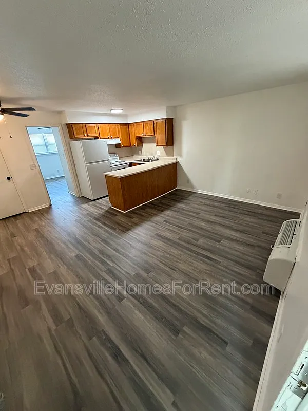 1 bed, 1.0 bath, $650 — Photo 3
