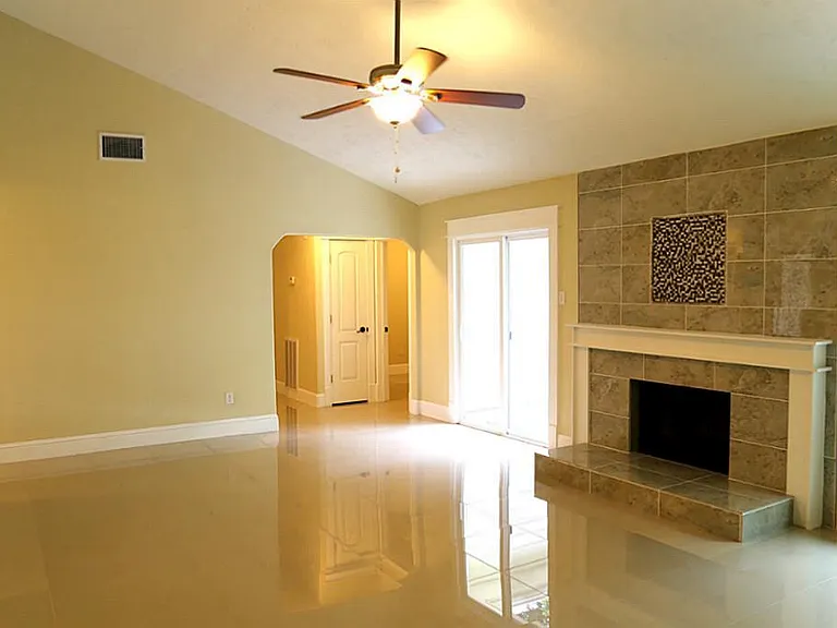 2410 Old Fort Rd — Photo 5