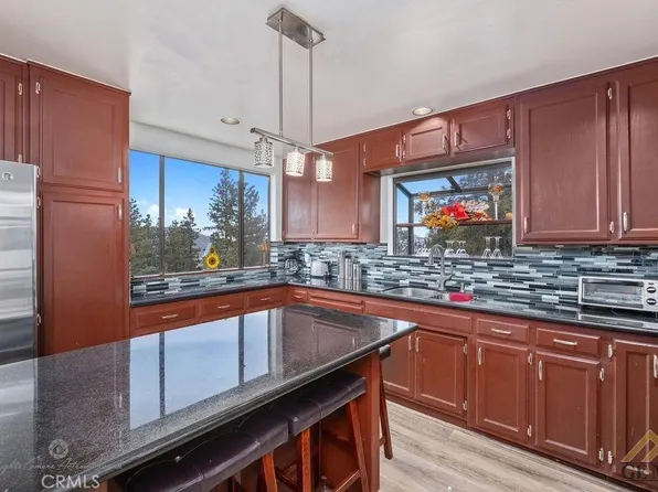1521 Zermatt Dr, Pine Mountain Club, CA 93222