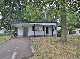 1022 Helvetia Dr, Highland, IL 62249