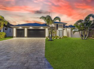 3033 SW 26th Place Cpe, Coral, FL 33914