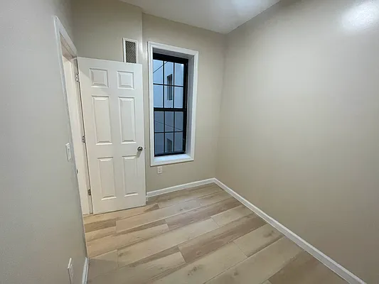 Rented by EXR | media 15