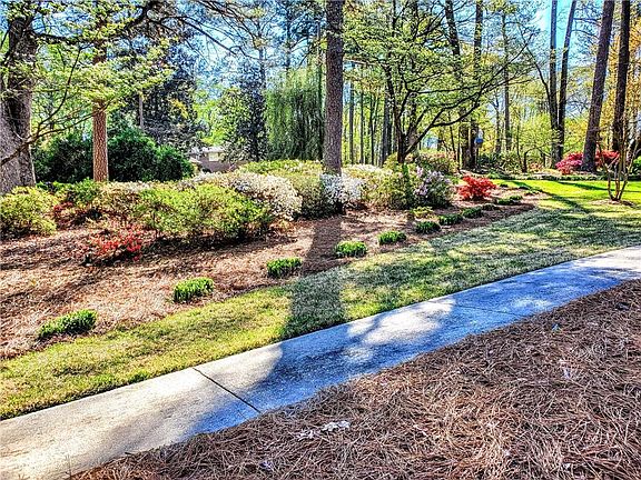 4th image of 535 Brandy Creek Cir