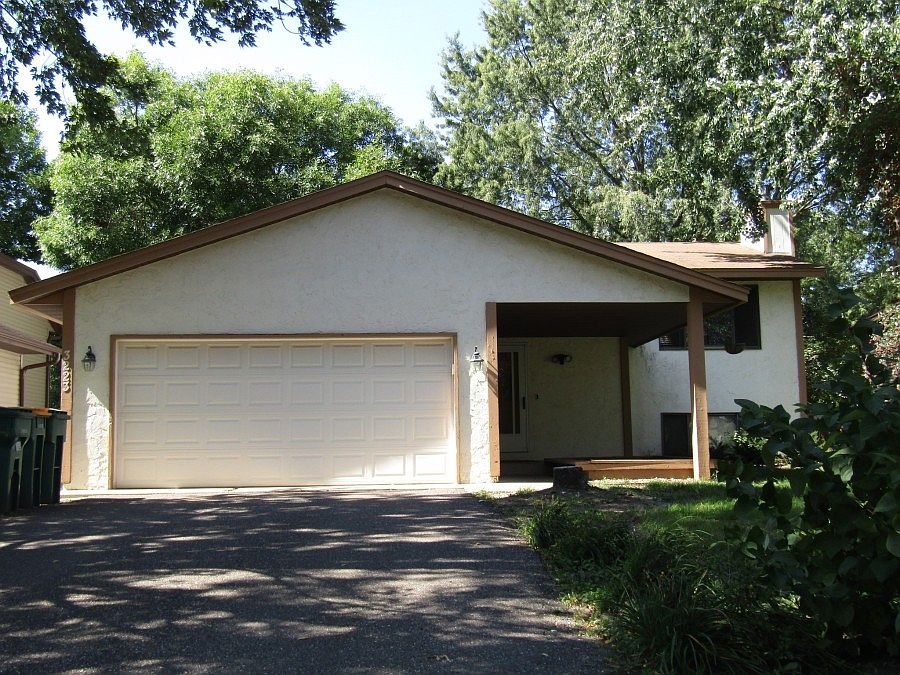 1st image of 3223 Libby Ln