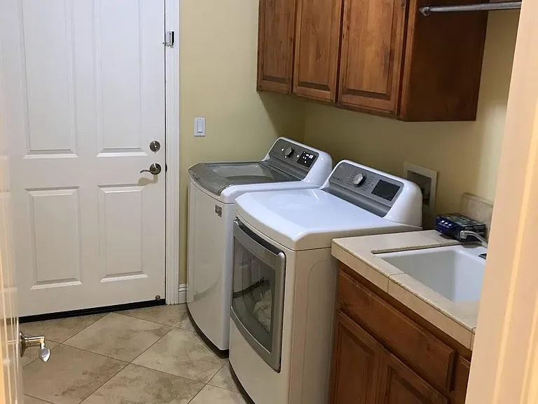 714 Hilbert Dr — Photo 14