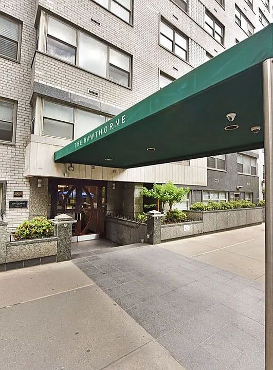 1st image of 211 E 53rd St APT 5A