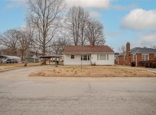 1519 N Charles St, Belleville, IL 62221