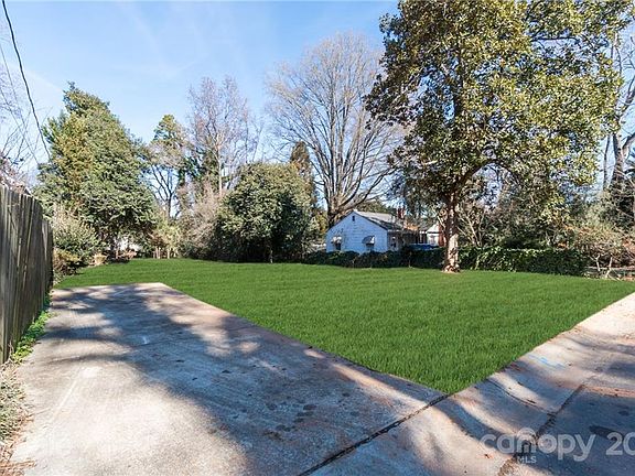 3rd image of 1115 Brookhurst Dr