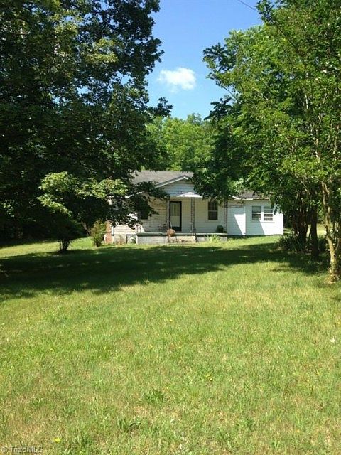 2nd image of 510 Oakdale Rd