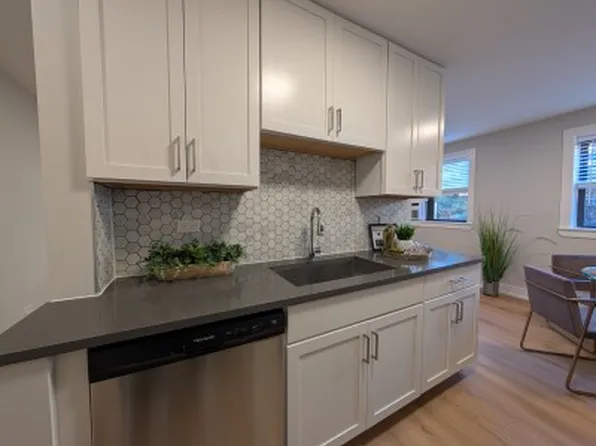 (undisclosed Address), Chicago, IL 60657