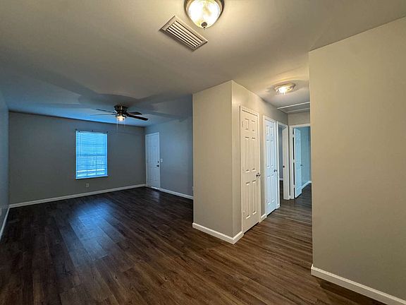 4th image of 4006 E 11th St