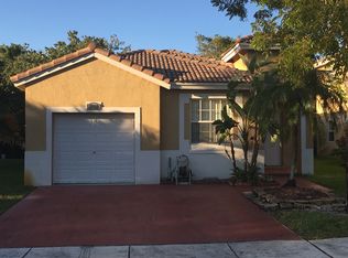 10229 SW 16th St, Pembroke Pines, FL 33025