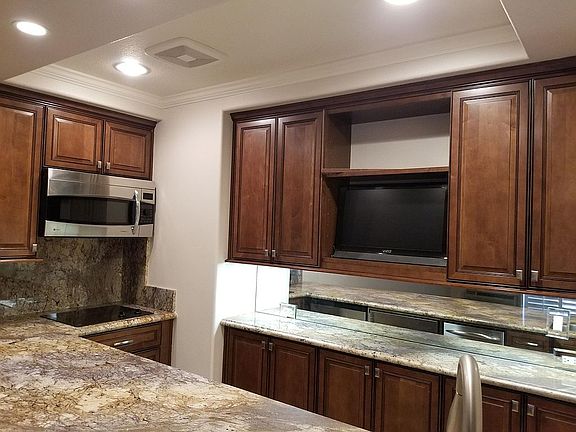 5th image of 73850 Fairway Dr #197