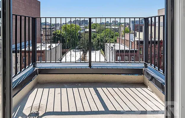 Rented by EXR | media 2