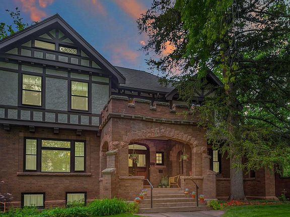 5th image of 604 Mapleton Ave