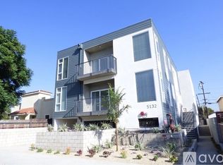 5132 Cahuenga Blvd #4, North Hollywood, CA 91601