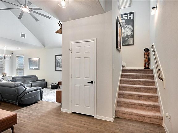 3rd image of 10902 Webber Ln
