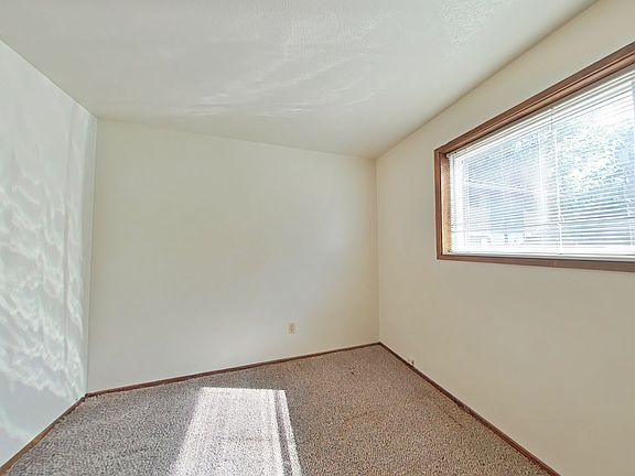 4th image of 951 NW Garfield Ave #0