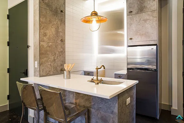 Rented by Hagstrom Management Inc | media 19