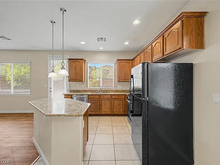 10560 Laurelwood Lake Ave — Photo 5