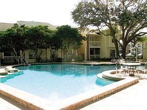 2nd image of 2307 Cumberland Cir