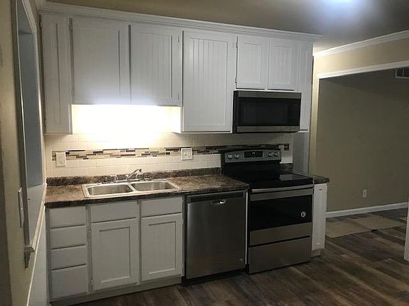 3rd image of 3243 W Tennyson Ave