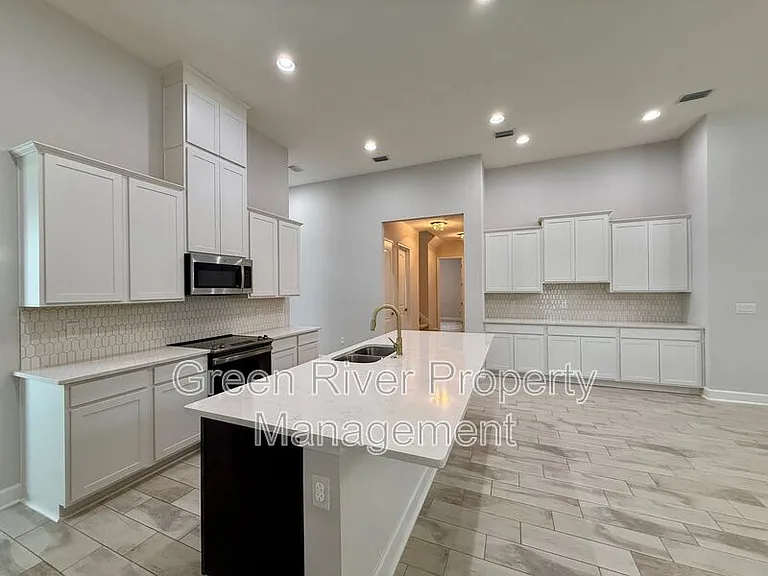 1818 Sandy Creek Pkwy — Photo 11
