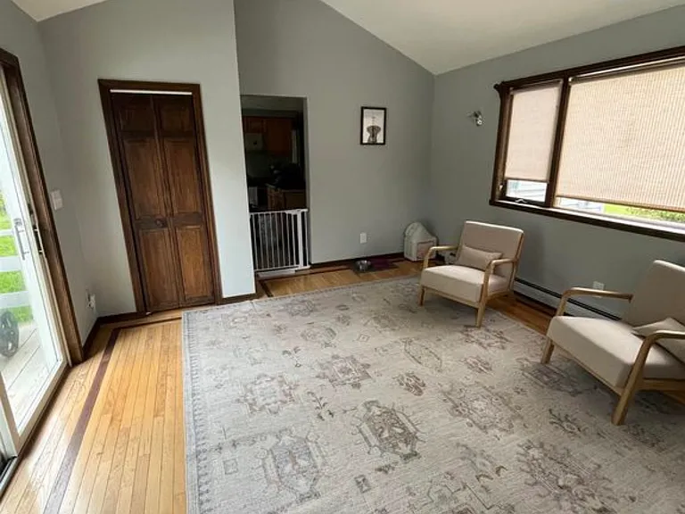 19 Lou Ave — Photo 3