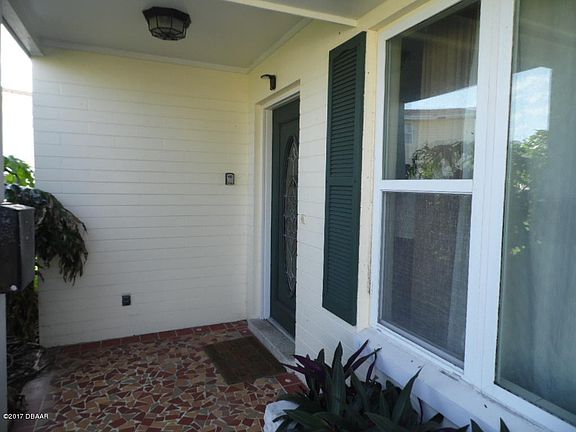 3rd image of 38 Wisteria Dr