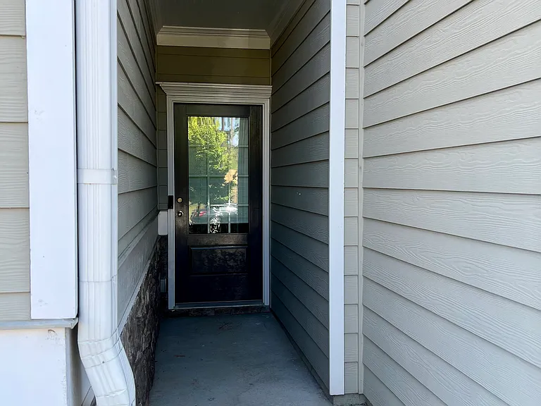 5745 Silver Lake Dr — Photo 2