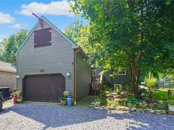 4409 1st Ter, Bangor, PA 18013