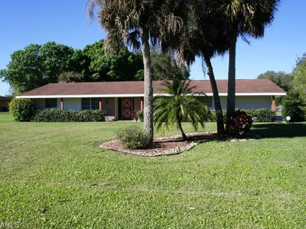 305 Thompson Ave, Lehigh Acres, FL 33936