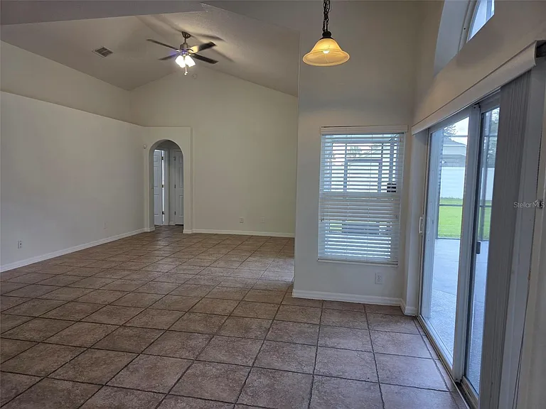 881 Seneca Trl — Photo 3