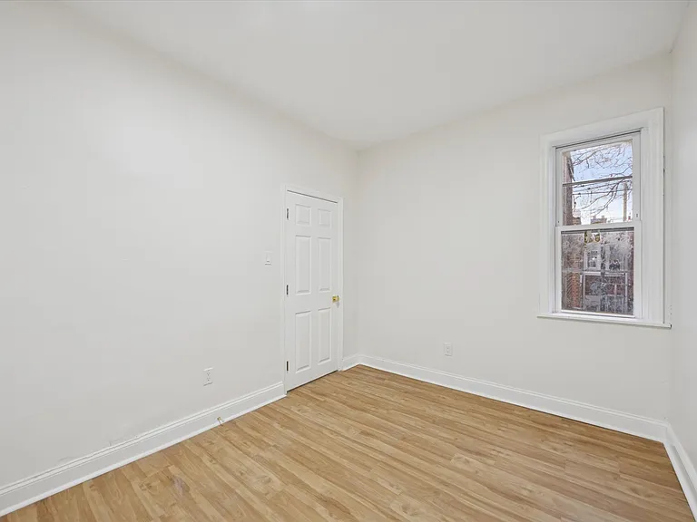 42 N Lindenwood St — Photo 7