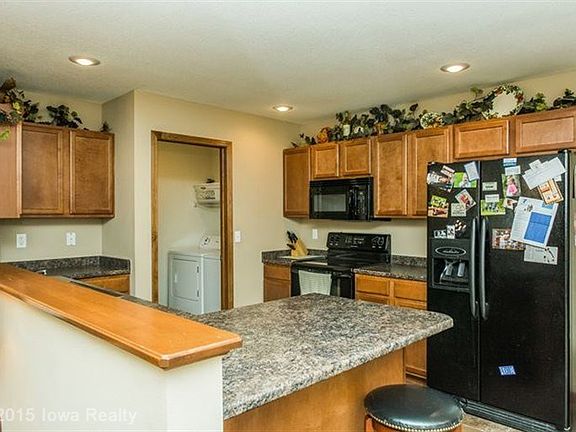 4th image of 818 NE Cherry Plum Dr