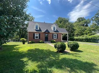 24 Upland Dr, Salem, VA 24153