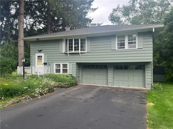 18 S Delaware St, Stamford, NY 12167