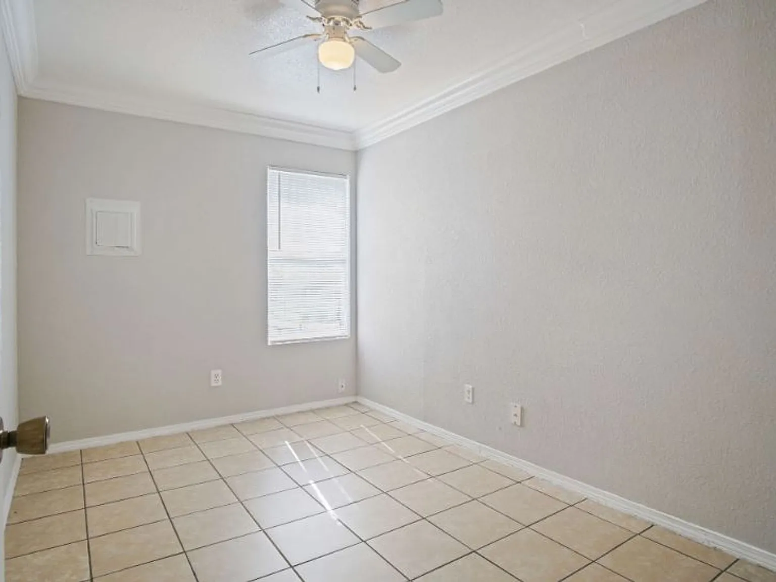 Meridian Place Apartments — Photo 4