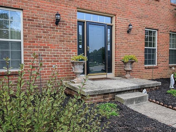 2nd image of 2745 Woods Crescent Dr