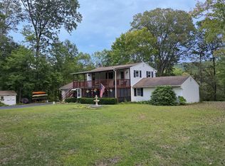 6 Whitney Dr, Oak Ridge, NJ 07438