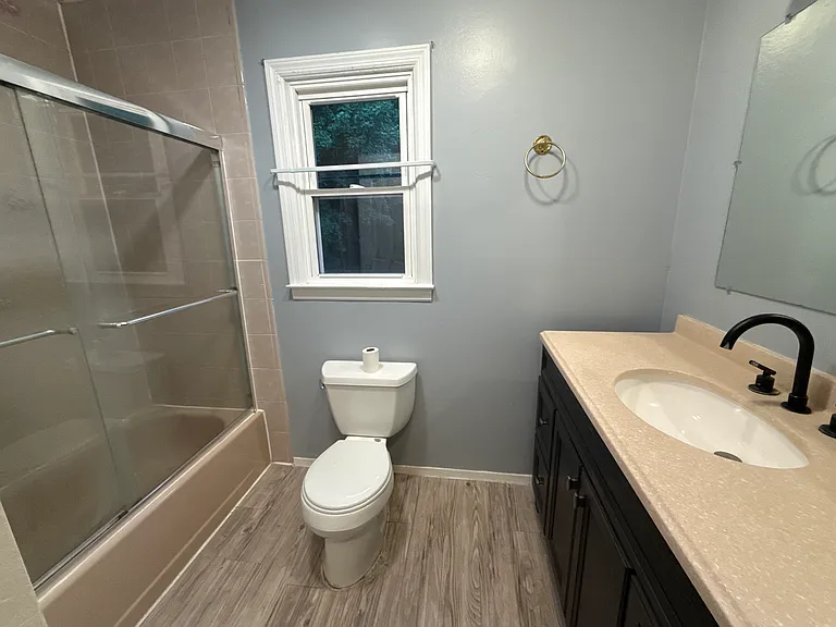 19 Enright Ave — Photo 16