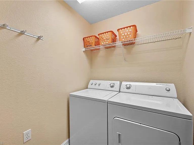 6815 Ascot Dr #102 — Photo 22