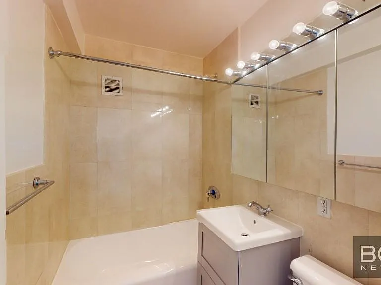 37-30 73rd St #4P — Photo 11
