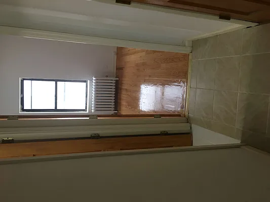 Rented by Metropolis International Realty Inc. | media 10