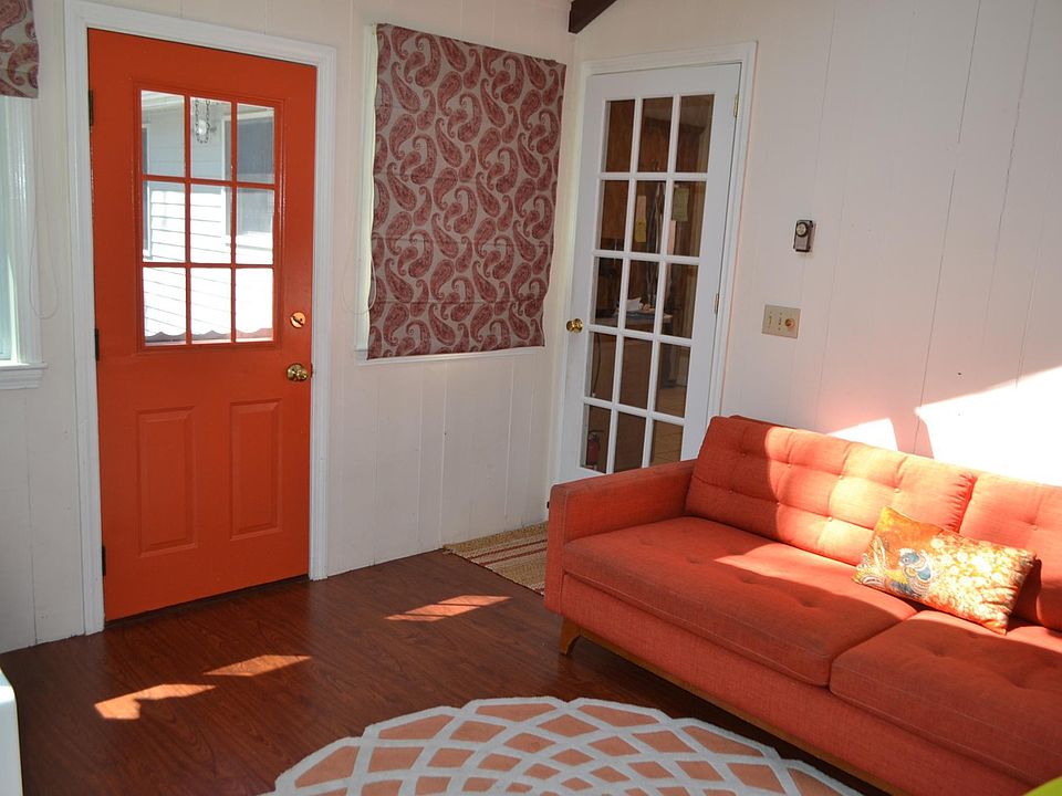 Sunny & warm Sunroom