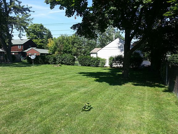 3rd image of 6404 Adamson Dr