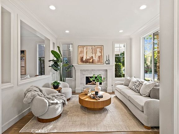3rd image of 34 Snapdragon St