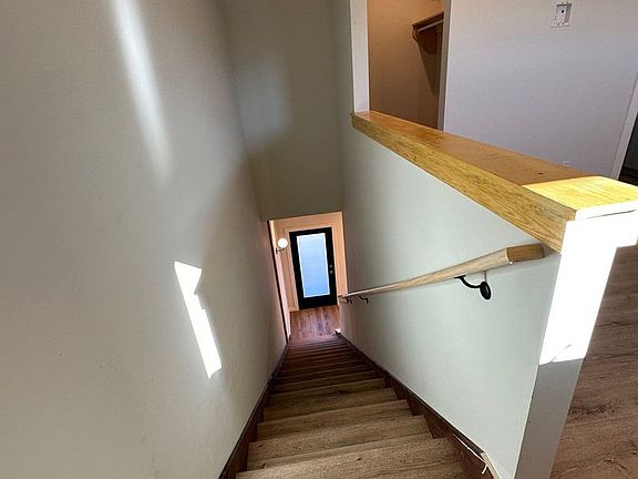 5th image of 924 E Park St #303