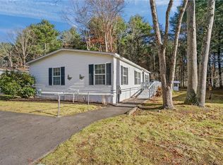 77 Lear Dr, Coventry, RI 02816